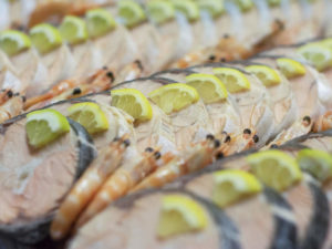 Les fins gourmets_saumon froid_mayonnaise_crevettes